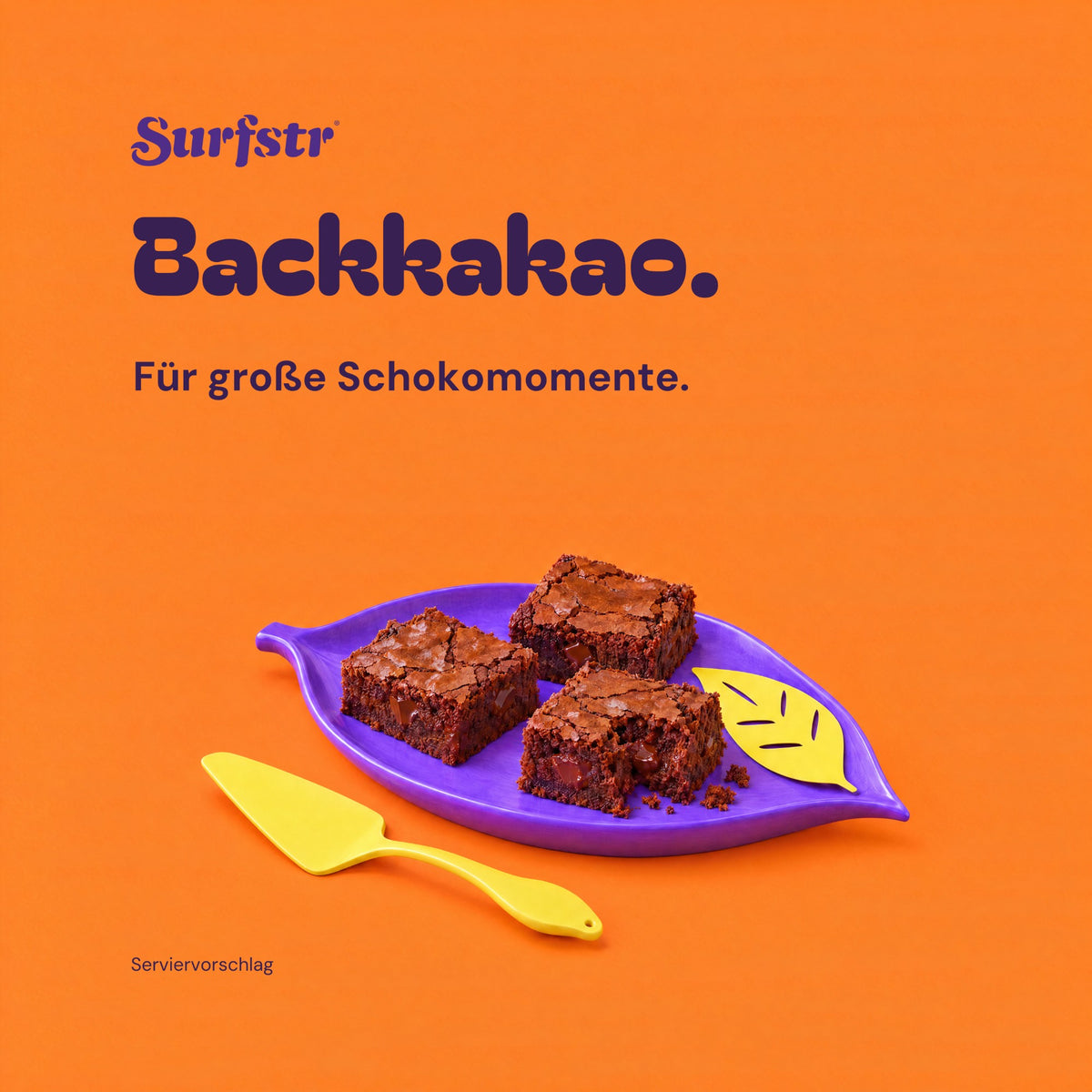 Backkakao: Surfstr Kakaopulver mit frisch gebackenen Brownies